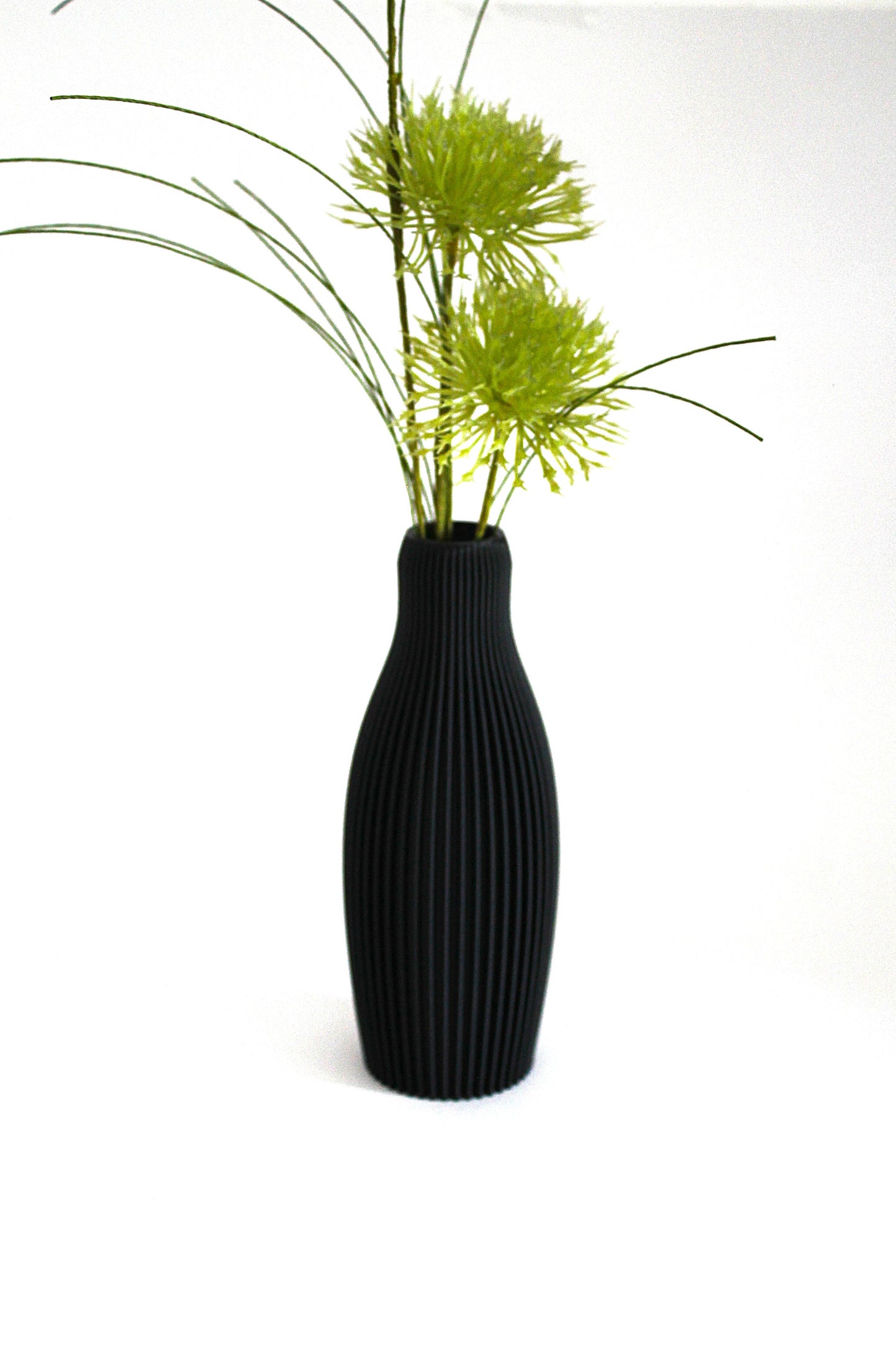 Stilvolle schwarze Vase im modernen Design