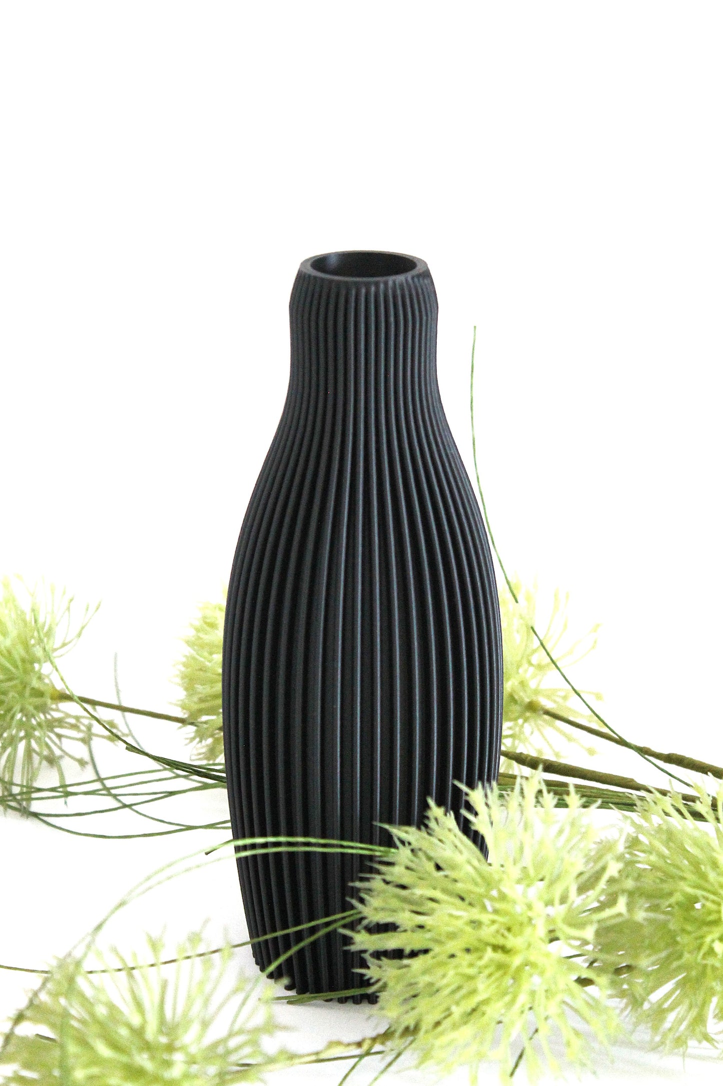Stilvolle schwarze Vase im modernen Design