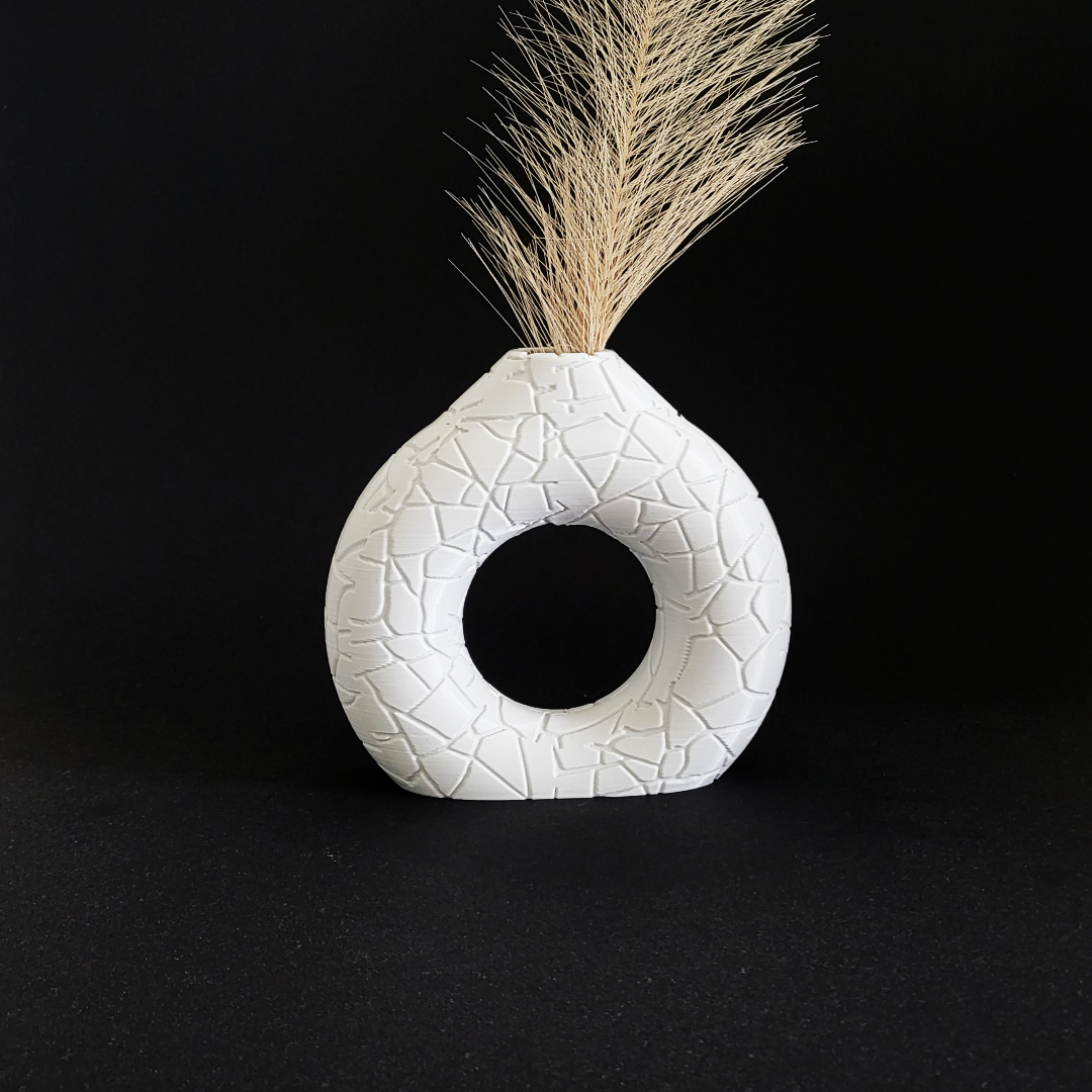 Minimalistischer Charme – Elegante Deko-Vase mit skulpturaler Form